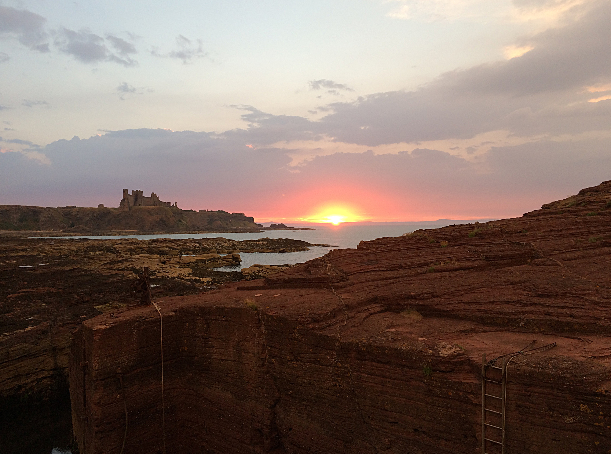 Sunset on Tantallan Castle